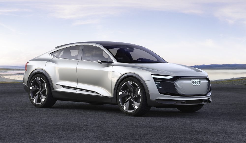 Audi prezentuje nowy samochód elektryczny etron Sportback