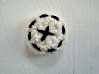 Crochet Buttons  - Free Crochet Pattern + Tutorial