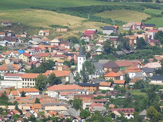 Hrabuszyce (słow. Hrabušice, węg. Káposztafalva, niem. Kabsdorf) z romańskim kościołem z XIII wieku. Hrabuszyce (słow. Hrabušice, węg. Káposztafalva, niem. Kabsdorf) z romańskim kościołem z XIII wieku.