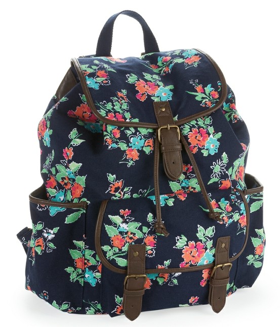 Caitiebug Love: College Backpack Essentials!
