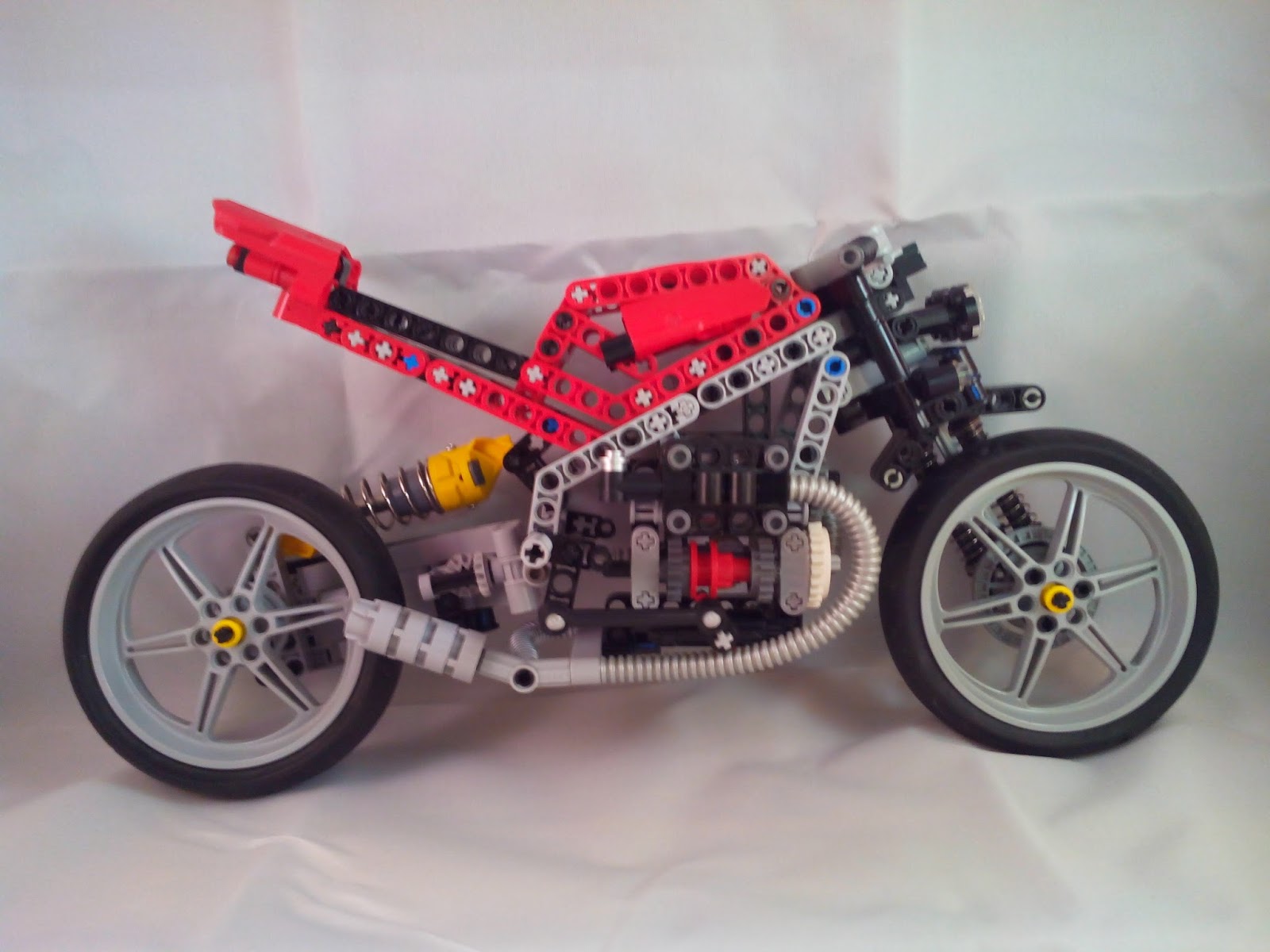 LEGO TECHNIC MOTORCYCLES: Contest Results - 8420 MOD - 1st place by NEMMOZ