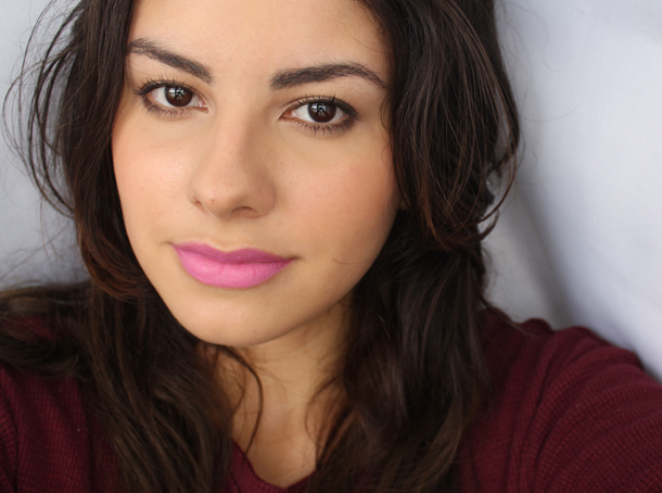 http://4.bp.blogspot.com/-obDWlD1c3ns/UlanfdOuqhI/AAAAAAAAIu0/EmsF8efQ7xw/s1600/revlonstormypinklipstick.jpg