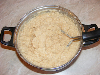 Preparare fasole batuta de usturoi retete culinare,