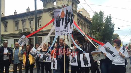 σημάδια ότι βγαίνεις με ένα φτηνιάρη Leo άντρας που βγαίνει με μια γυναίκα Κριού