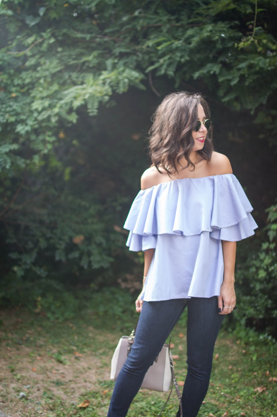 How to wear an off the shoulder top for fall. | A.Viza Style | shein off the shoulder top - autre chose platform heels -  levi high waist jeans - dc blogger