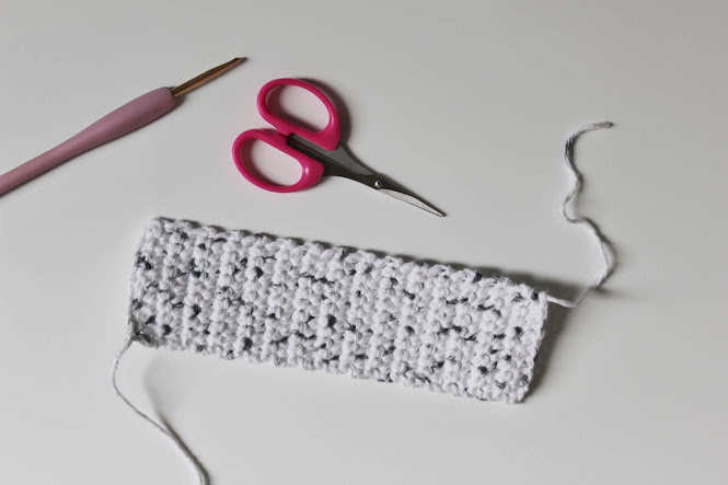 Herringbone Zipper Pouch FREE Crochet Pattern Herringbone Zipper Pouch FREE Crochet Pattern