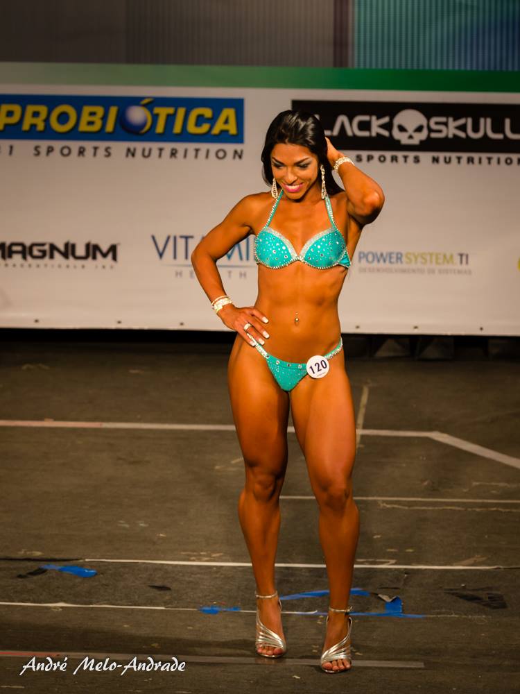 Carla Carra se apresenta no palco do Mr. Petrópolis 2015. Foto: André Melo Andrade