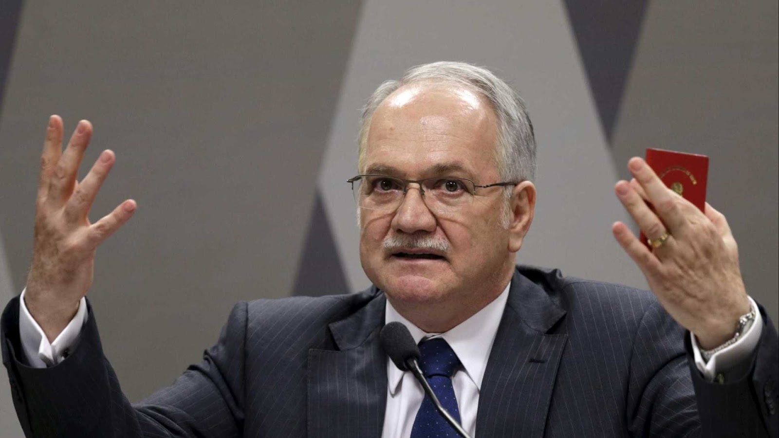 Fachin nega pedido para suspender inelegibilidade de Lula