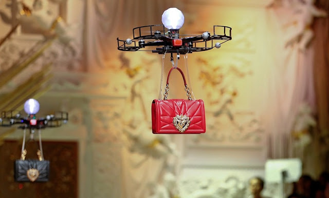 ¡WOW! Dolce & Gabbana hace desfile con drones