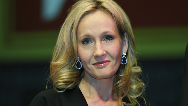 J.K. Rowling respondió a defensores de Trump que quemaron copias de "Harry Potter"