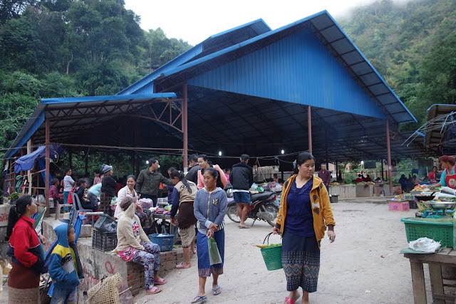 ตลาดปากแบง