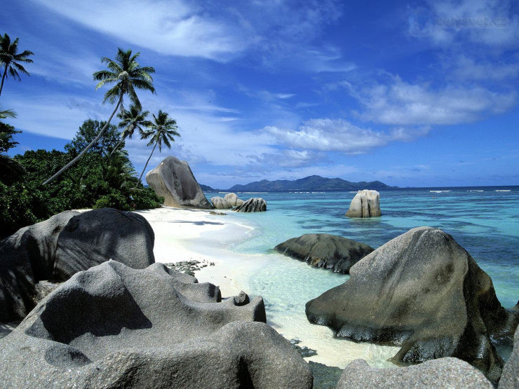 33 Amazing Beaches From Around The World - Anse Source d’Argent, La Digue Island, Seychelles 33 Amazing Beaches From Around The World - Anse Source d’Argent, La Digue Island, Seychelles