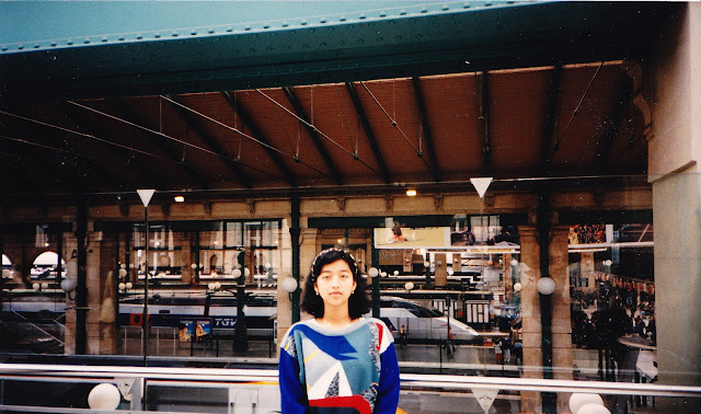 Eurostar menyeberangi laut menuju London, UK