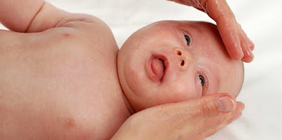 10 Cara Ampuh Mengatasi Bayi Cegukan Secara Aman Dan Alami 10 Cara Ampuh Mengatasi Bayi Cegukan Secara Aman Dan Alami