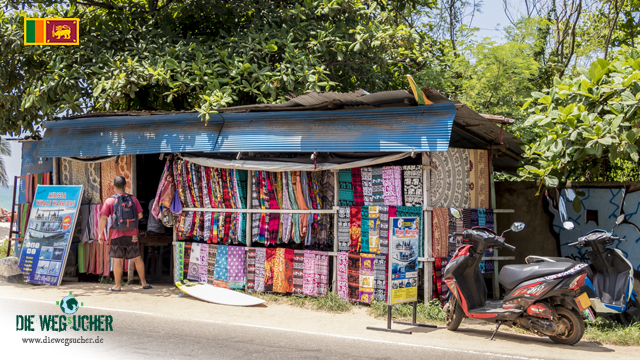 Typischer Touristen Shop in Mirissa, Sri Lanka Arkadij und katja Weltreise in Mirissa, Sri Lanka