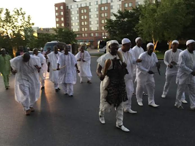 1 Photos: Americans file out to catch a glimpse of visiting Ooni of Ife