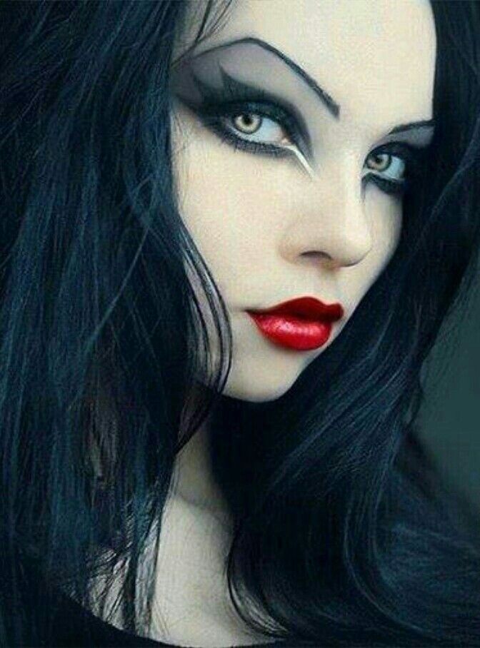 Halloween Makeup Vampire Beauty.
