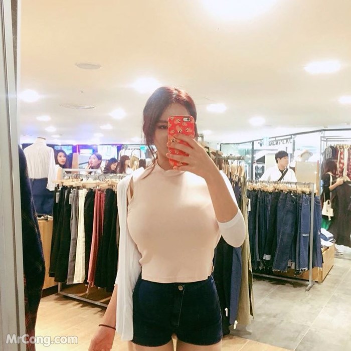 Yu Han (jeee622) Hot girl famous huge breasts social network (684 pictures)