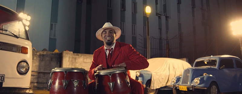 Alain Pérez - ¨Hablando con Juana¨ - Videoclip - Dirección: Joseph Ros. Portal Del Vídeo Clip Cubano - 05 Alain Pérez - ¨Hablando con Juana¨ - Videoclip - Dirección: Joseph Ros. Portal Del Vídeo Clip Cubano - 05