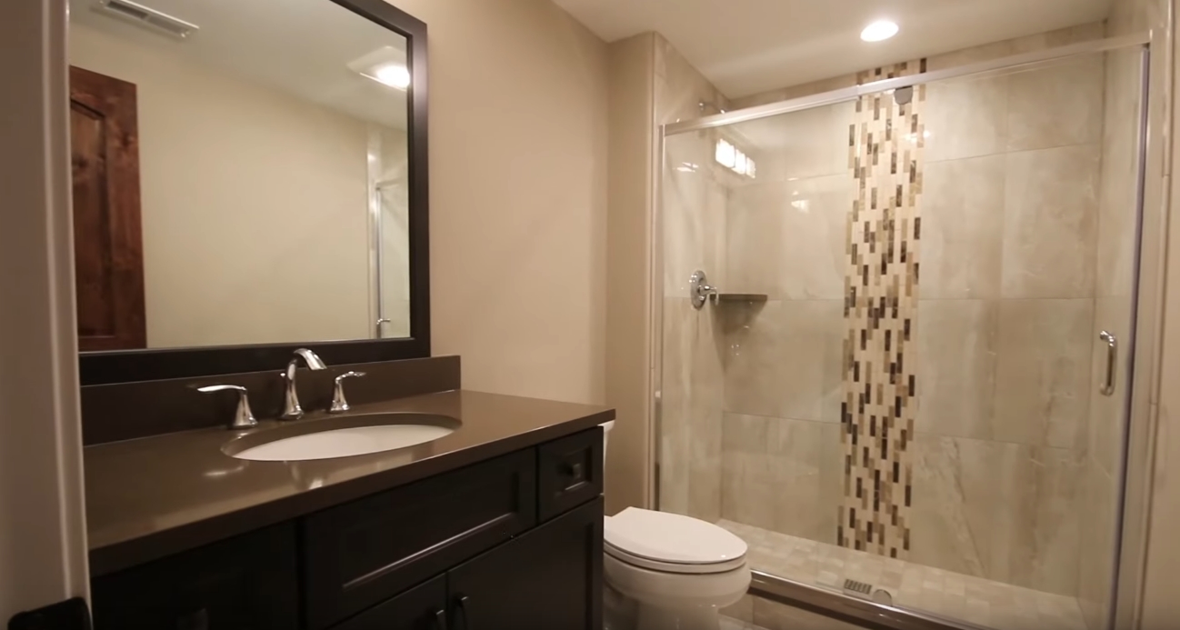 33 Interior Design Photos vs. Custom Home By KLM Builders Tour