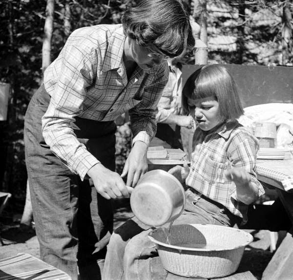 Vintage Pictures Documenting American Campers from the 1940s Vintage