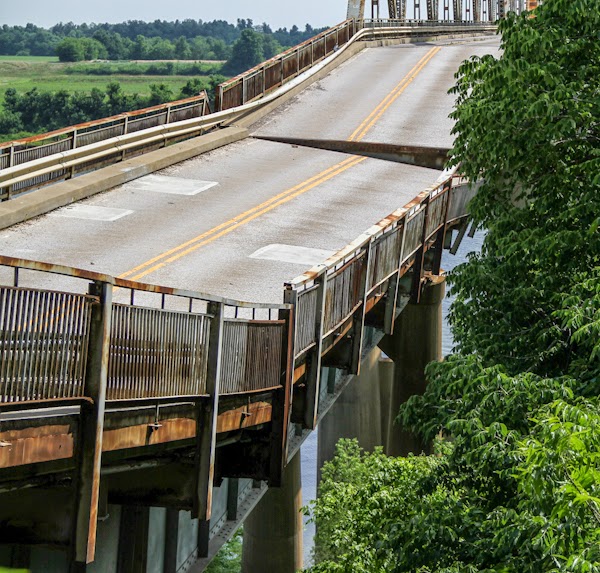 Mark D. McCoy Photography Ledbetter Bridge Progression of Collapse