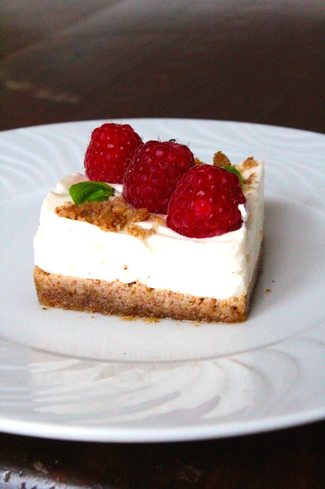 Cheesecake de Mascarpone e Baunilha com Base de Frutos Secos