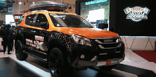 Modifikasi Mobil Isuzu mu-X Meramaikan GIIAS 2015 Isuzu mu-X sendiri memakai mesin diesel Turbo Isuzu 4JK1-TC 2.50ltr dengan teknologi Direct Fuel Common Rail mobil mesin diesel ini mampu mengelurakan tenaga 136ps pada rpm 3.400 juga torsi sebesar 32,60 Kgm pada rpm 1.800 hingga 2.800.