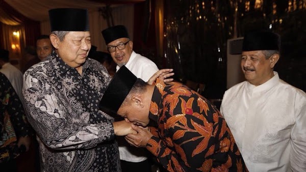 Gatot Cium Tangan SBY, Pengamat: Wajar, Kini Dia Kan Deg-Degan
