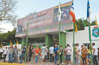 Resultado de imagem para fotos Juiz disciplina a entrada de crianças e adolescentes na Expocrato
