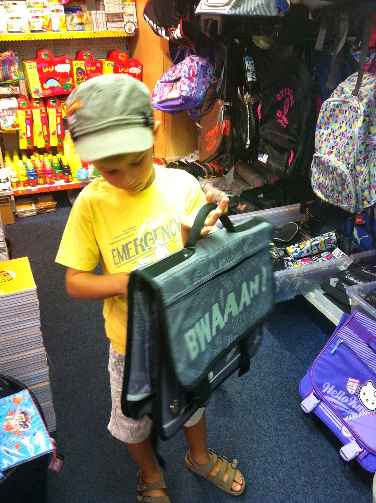 ~ Le blog d'une maman (im)parfaite ~: A la recherche du cartable 