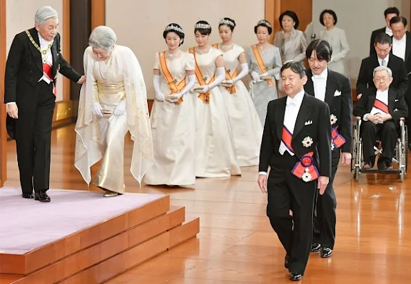 Emperor Akihito, Empress Michiko, Crown Prince Naruhito, Crown Princess Masako, Prince Akishino, Princess Kiko,Princess Mako, Princess Kako,  Princess Aiko, Tiara, diamond tiara, diamond earrings, diamond pearl earrings