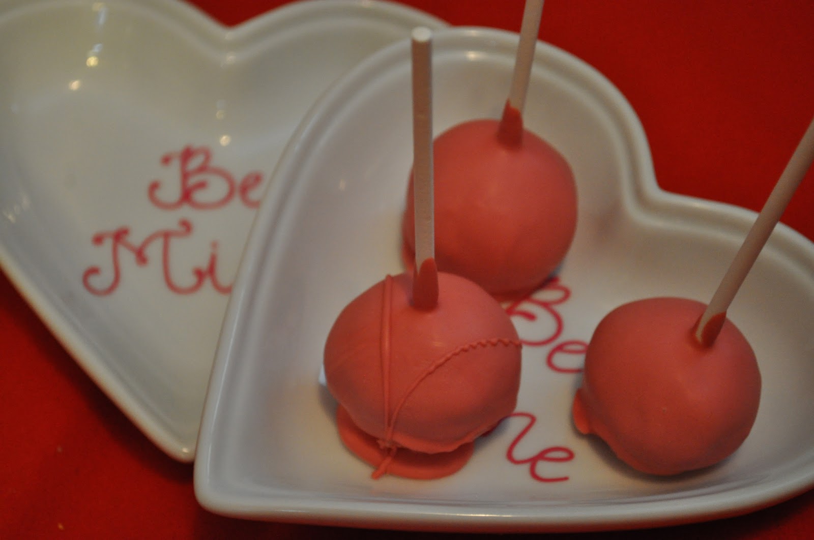 Creative Kitchen Strawberry Cream Cheese Cake Pops