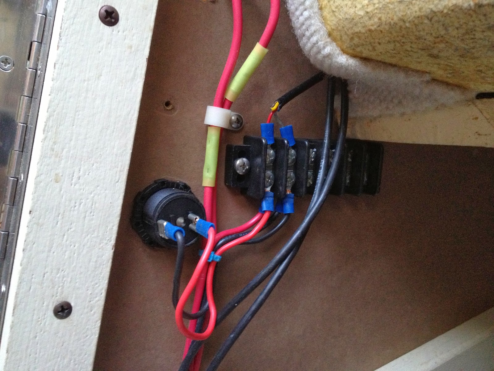 Boat 12v Power Outlet