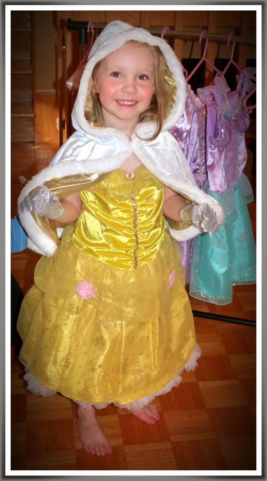 Disney Princess DressUp Kit PostPlay Product Review Wishgift.ca