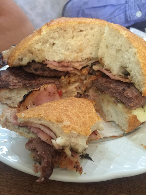 Almuerzos Populares - Hamburguesa de La Pascuala Almuerzos Populares - Hamburguesa de La Pascuala