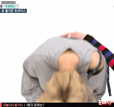 [주간아이돌] 오늘자 트와이스 움짤 Part.1 단체샷 위주.gif | 인스티즈