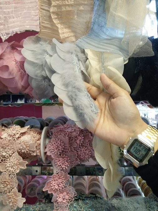 Cari lace dan manik kat GM Klang. Cari lace dan manik kat GM Klang.