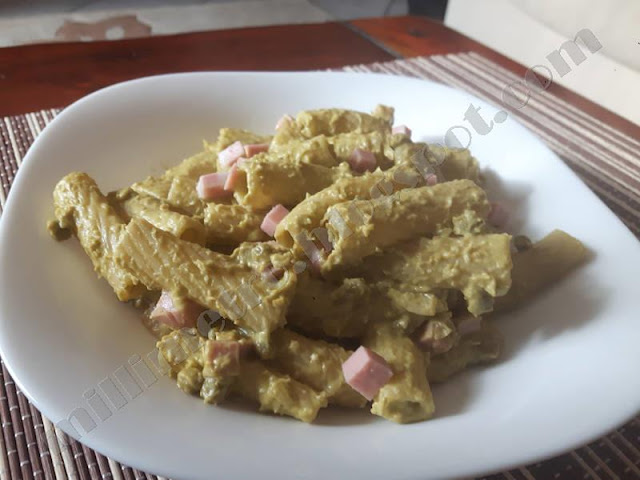 Rigatoni con mortadella e piselli
