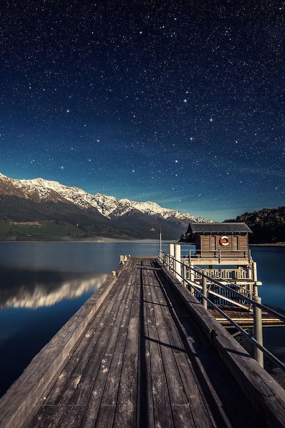 PHOTOGRAPHY: Lake Wakatipu, New Zealand by Dominic Kamp
