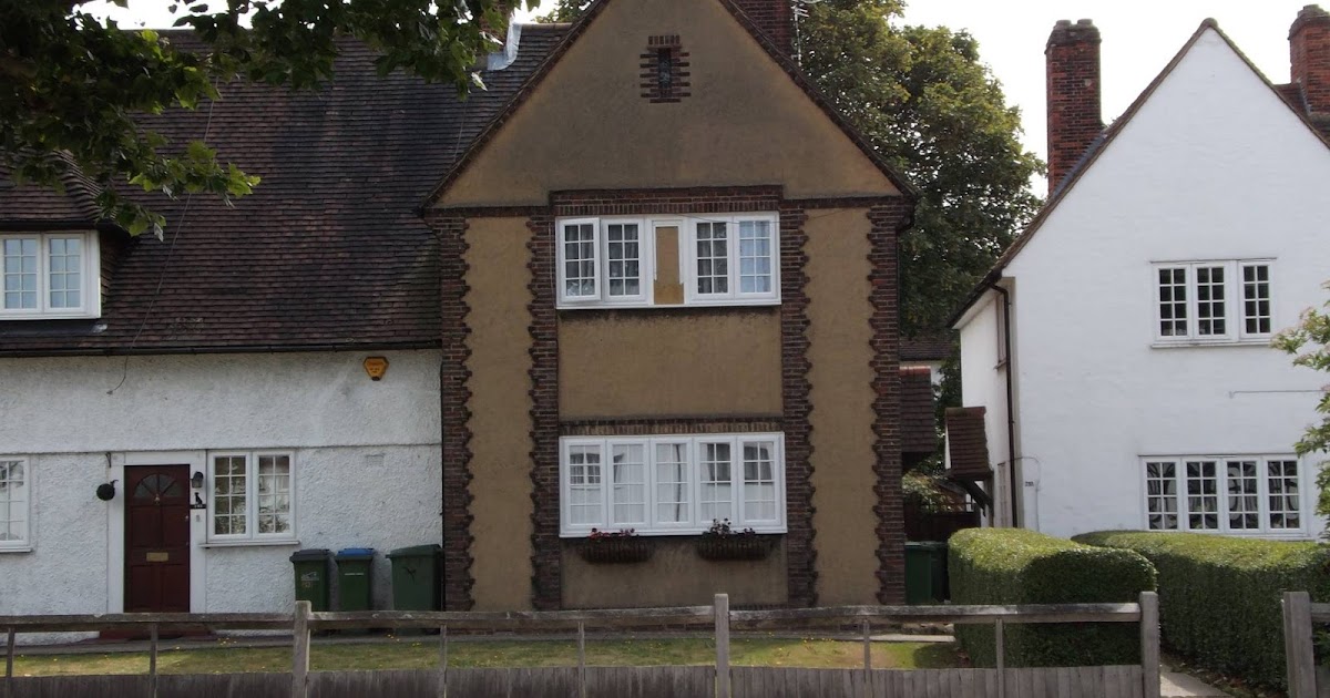 The Progress Estate, Eltham, SE9 Zeppelins over Well Hall