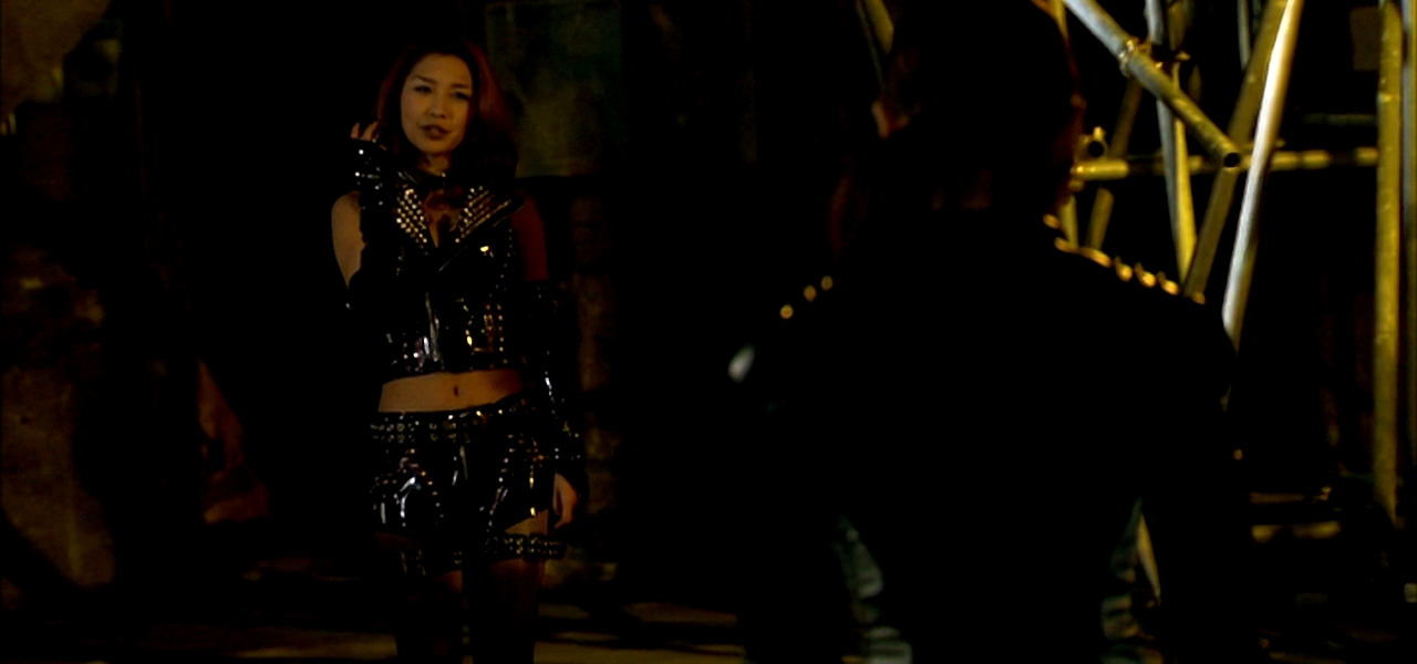 Celebrity Pictures Screencaps HQ YoYo Girl Cop Girl Fight Screencaps