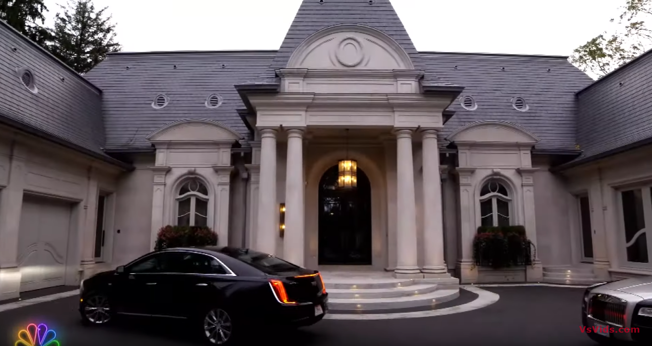 20 Photos vs. Inside Drake’s $100M Mega-Mansion Designer’s GIANT House | Secret Lives Of The Super Rich 20 Photos vs. Inside Drake’s $100M Mega-Mansion Designer’s GIANT House | Secret Lives Of The Super Rich