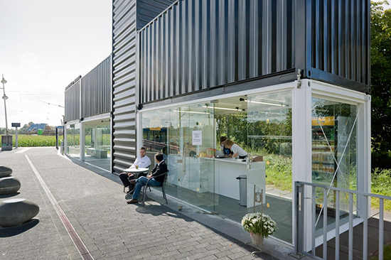 Kontainer Halte bus ATM Center dan coffee shop