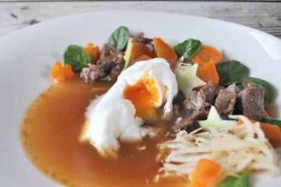 Phở bò Rindfleischsuppe