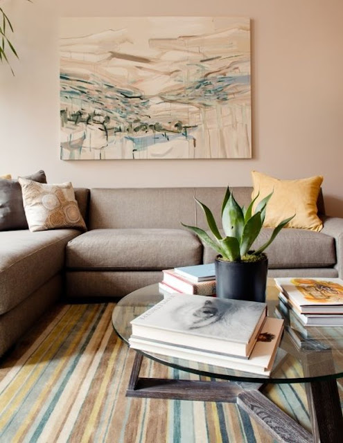 3 Aksen Penting Dalam Penataan Coffee Table 3 Aksen Penting Dalam Penataan Coffee Table