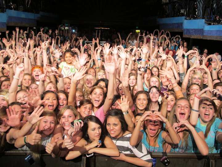 Hi tack silence. Анна ли модель. Wait 4 u. Артур пирожков и анна седакова. Wait 4 u.