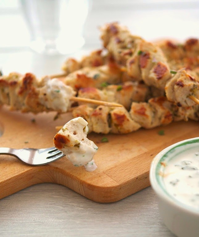 Chicken Souvlaki Kebabs with Tzatziki Sauce Chicken Souvlaki Kebabs with Tzatziki Sauce