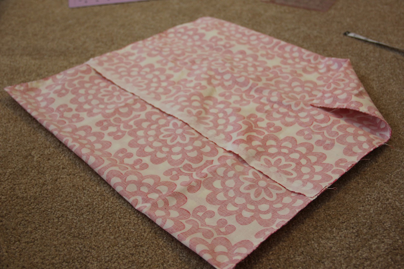 beckaboo Envelope Pillow Tutorial