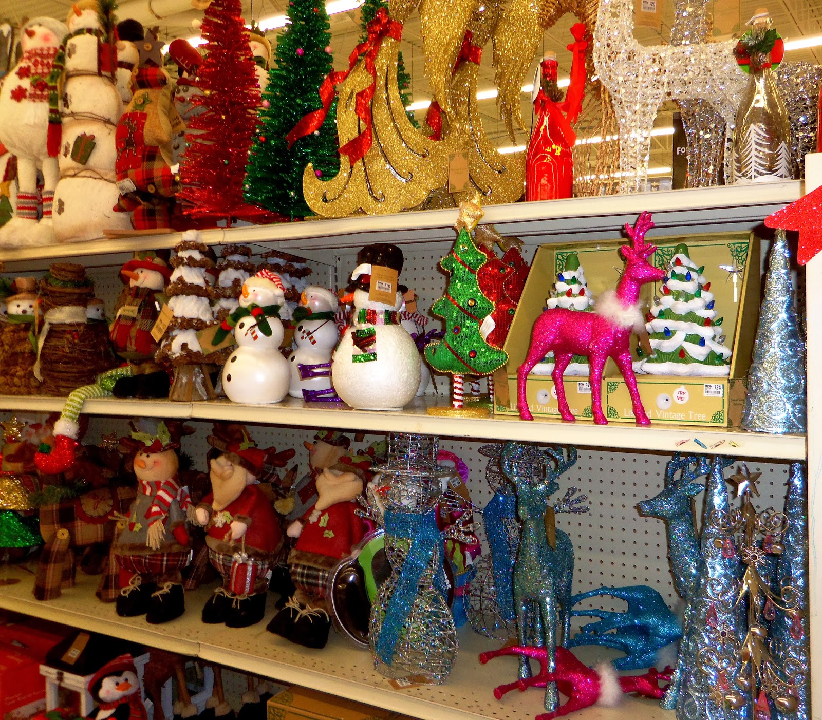 A DEBBIEDABBLE CHRISTMAS Christmas in the Stores Big Lot's